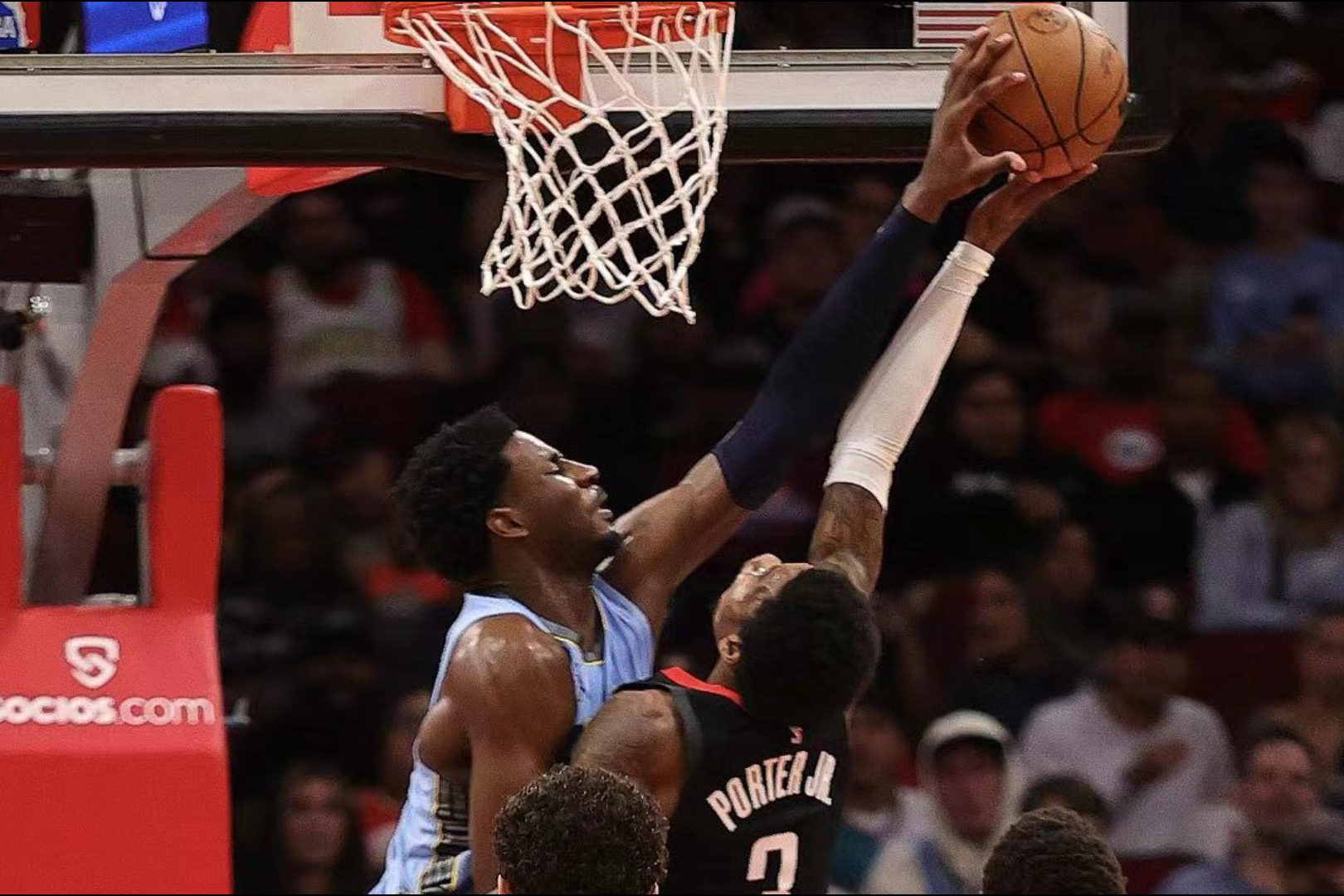 灰熊队意气风发，势不可挡向前冲击的简单介绍