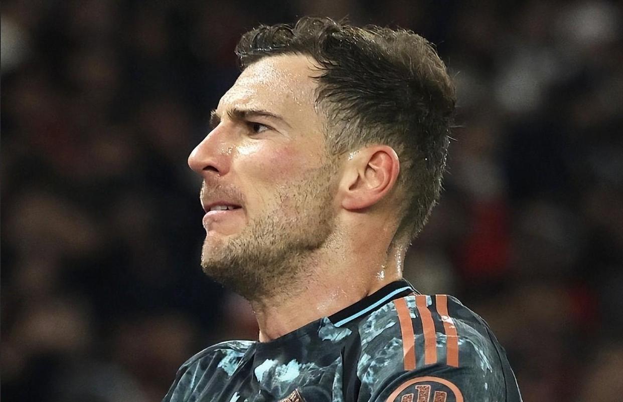 斯图加特客场惊险取胜，硬战三分领跑的简单介绍