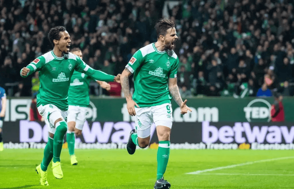 斯图加特客场惊险取胜，硬战三分领跑的简单介绍