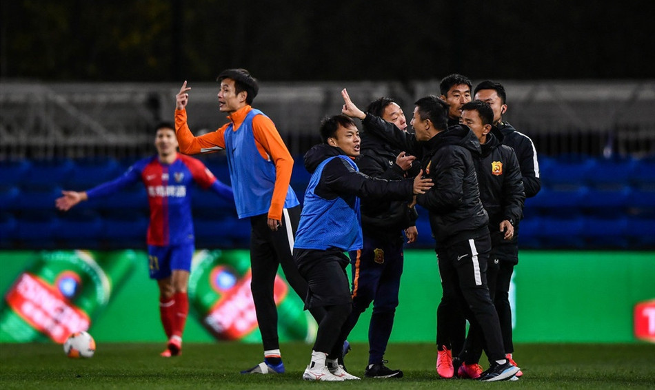 谢菲联客场大败，球队面临保级压力