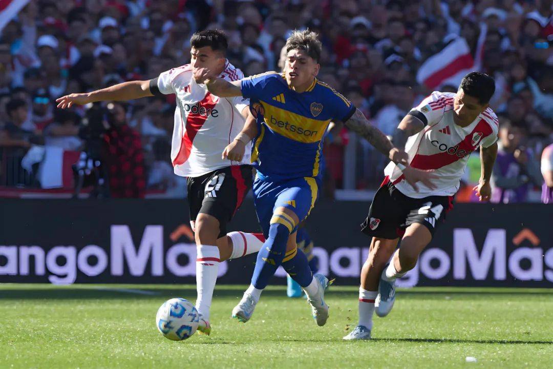 河床战术调整，关键球员或将首发出战的简单介绍