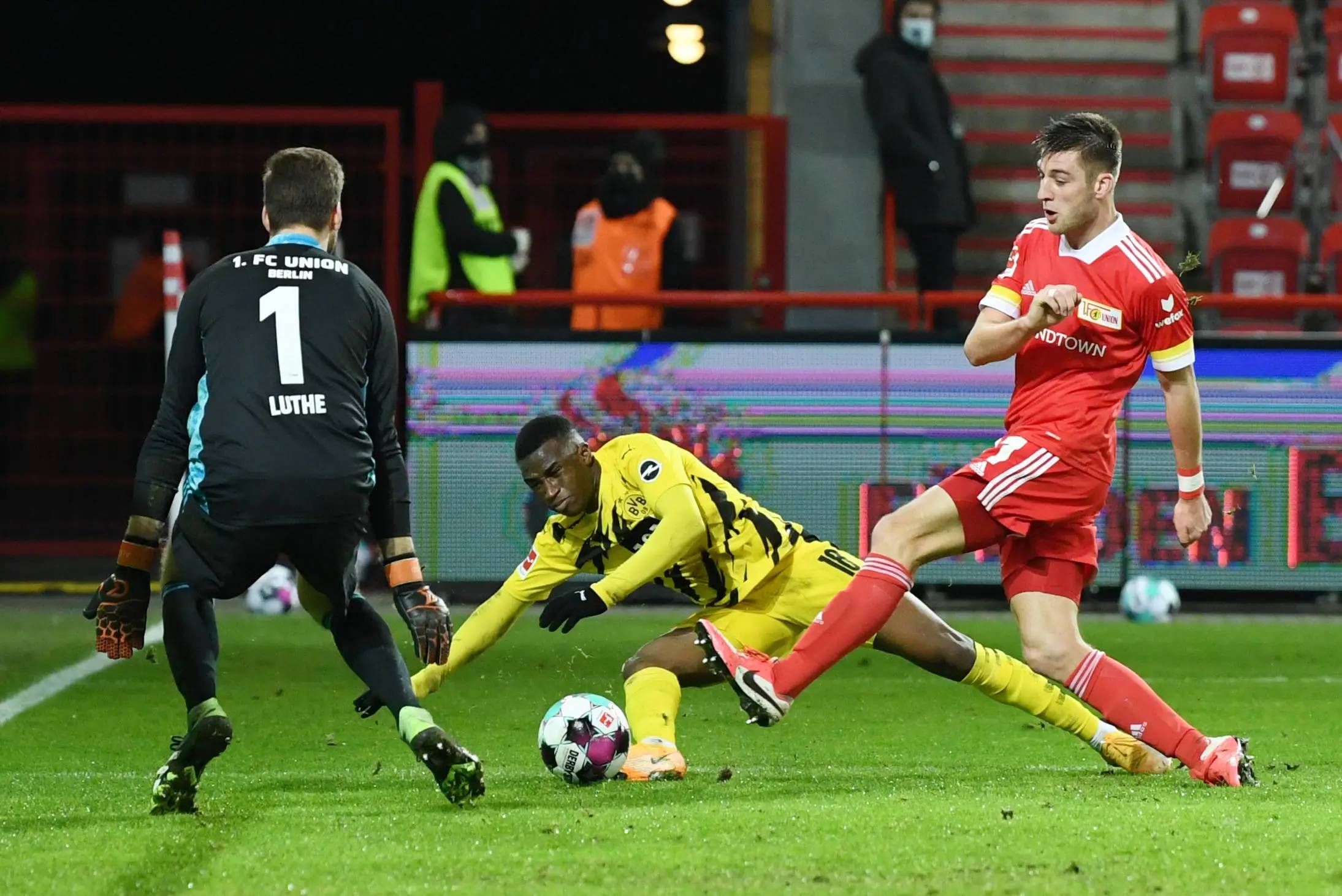 多特蒙德在关键时刻奋发，实现成功晋级的简单介绍