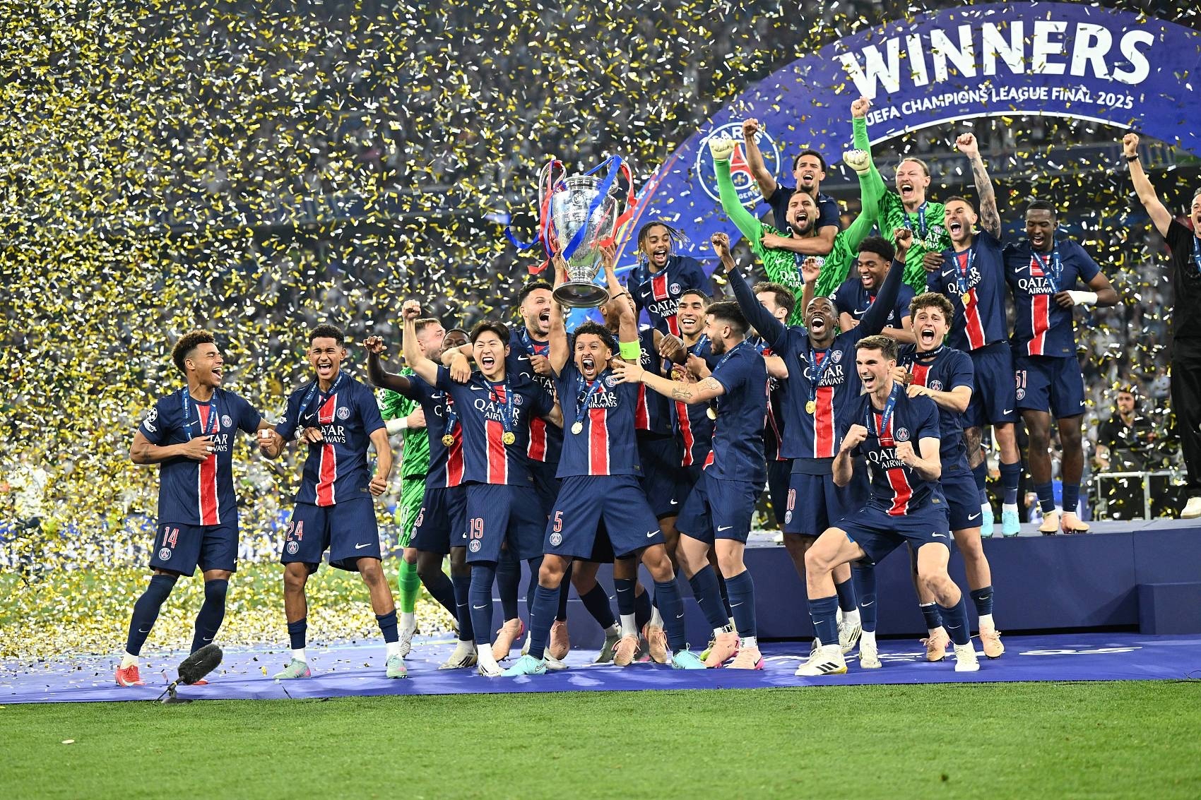 皇马主场失利，领先巴黎仅一球