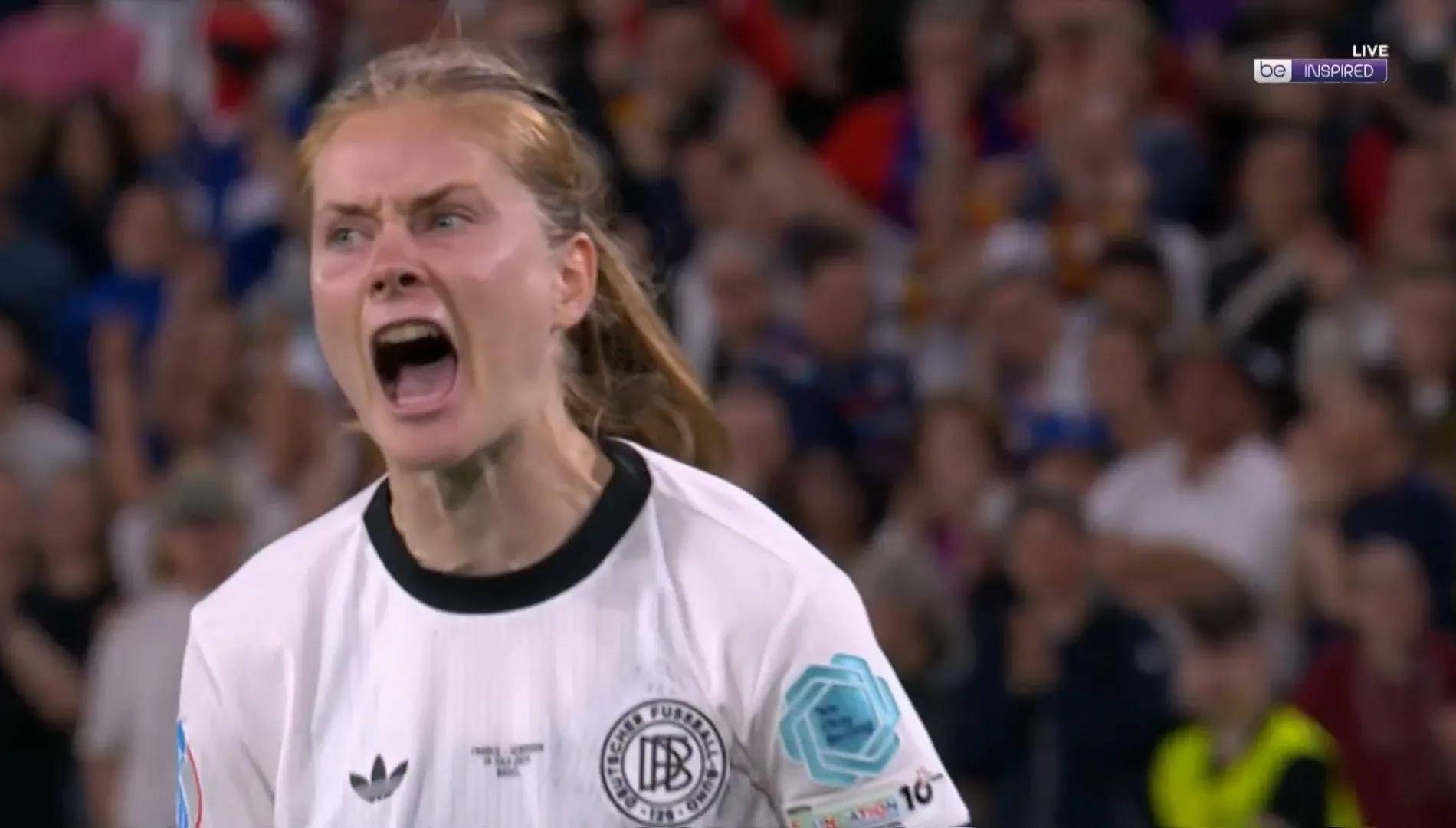 包含意大利女足胜罗马尼亚队,挺进四强的词条 包含意大利女足胜罗马尼亚队,挺进四强的词条