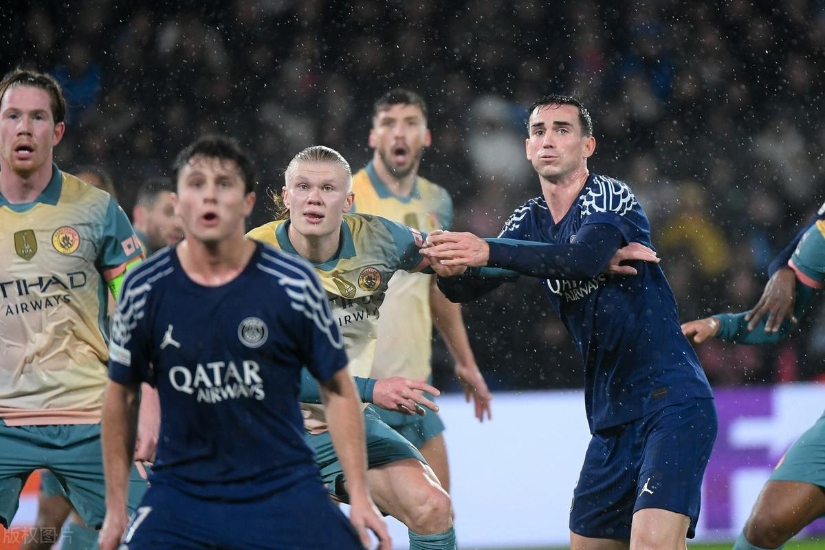 布鲁日队在比赛中展现出色的表现 布鲁日队在比赛中展现出色的表现