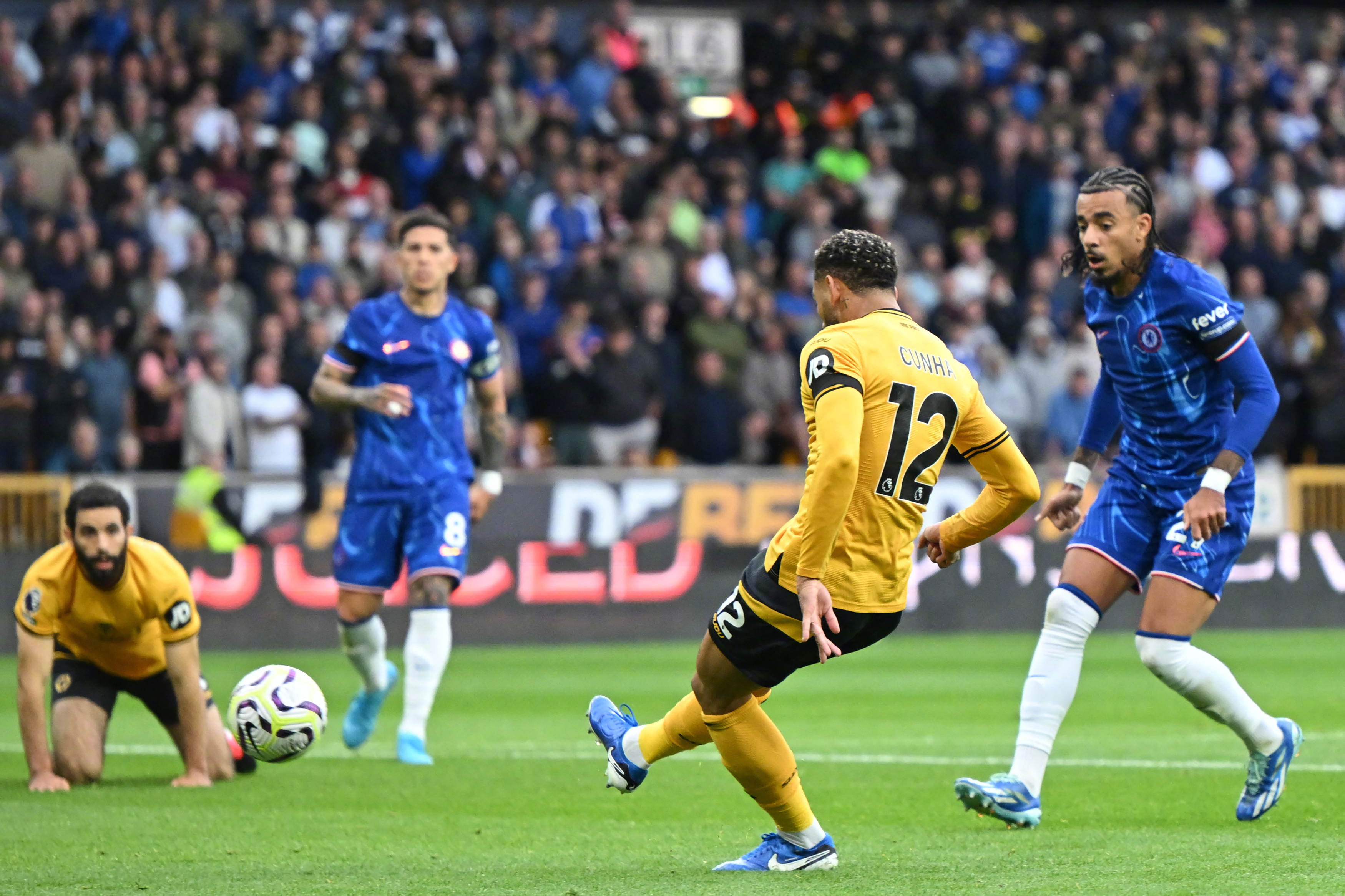 包含狼队主场击败对手,豪取三分冲击前四位置的词条 包含狼队主场击败对手,豪取三分冲击前四位置的词条