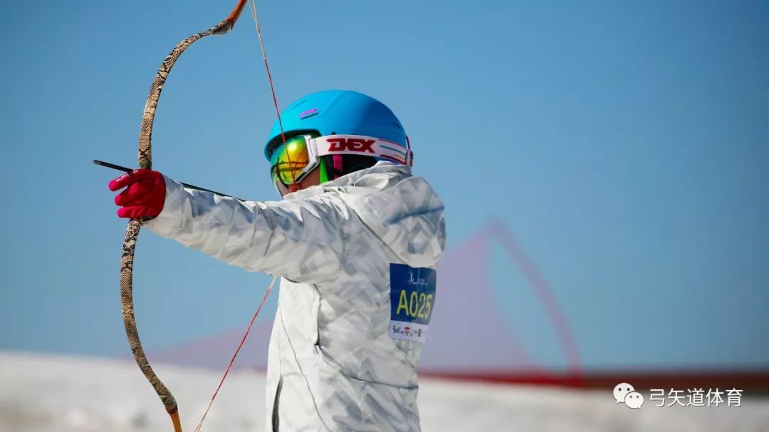 射箭选手在个人赛事中取得历史性胜利