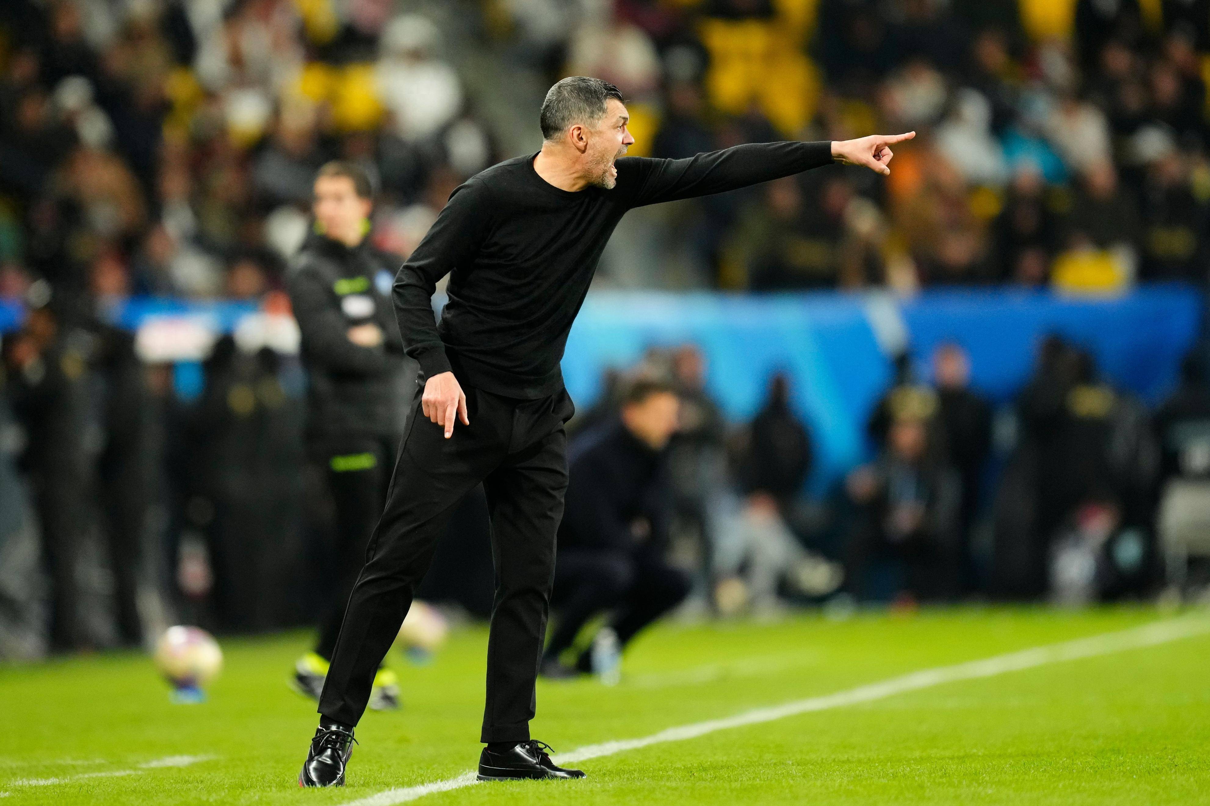 包含尤文图斯惨败，欧冠晋级之路岌岌可危的词条