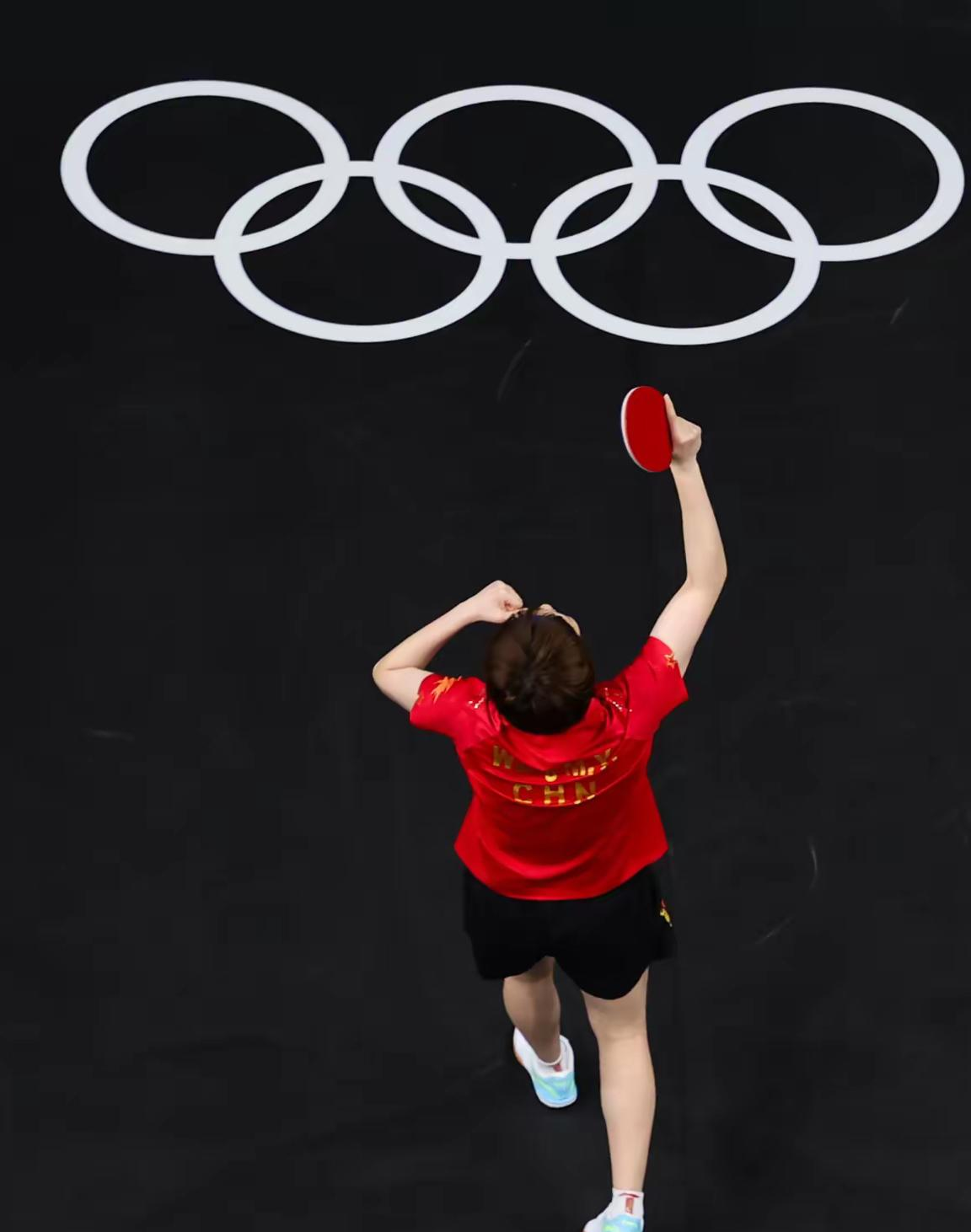 运动员气贯长虹，决胜一役势不可挡