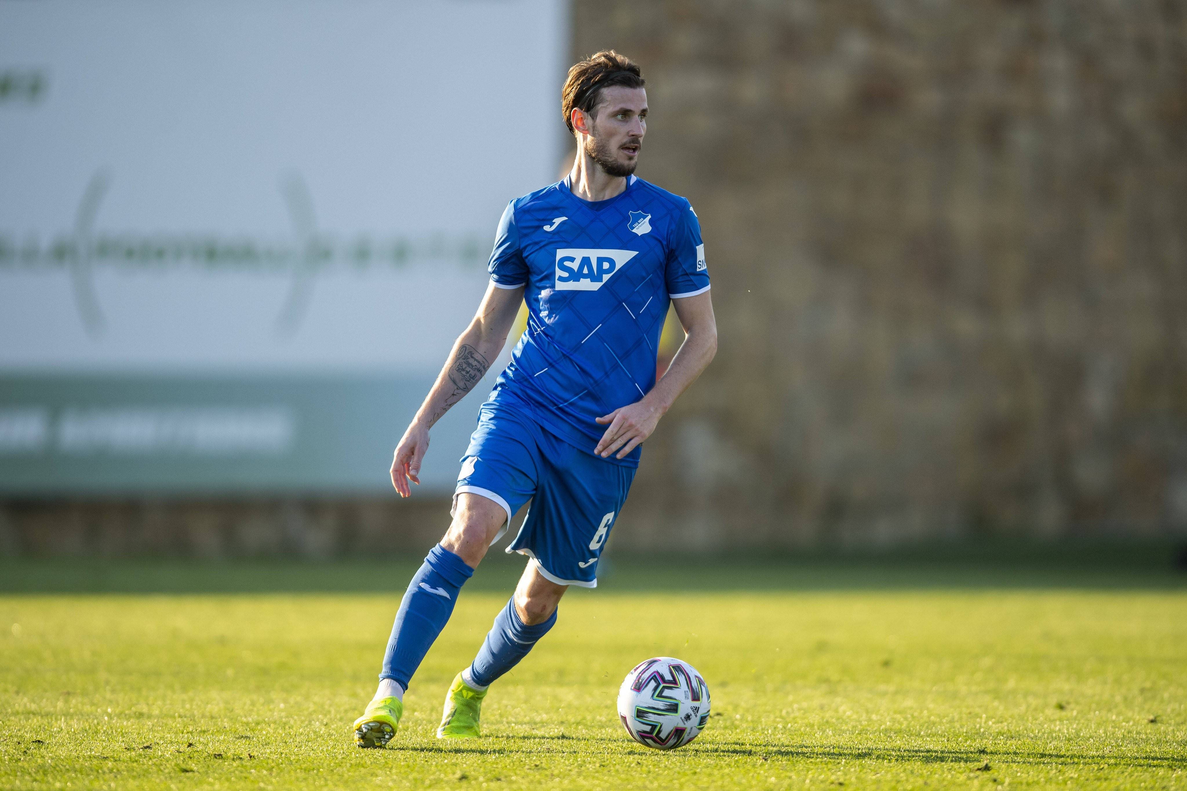 霍芬海姆取得胜利,冲击前列位置 霍芬海姆取得胜利,冲击前列位置