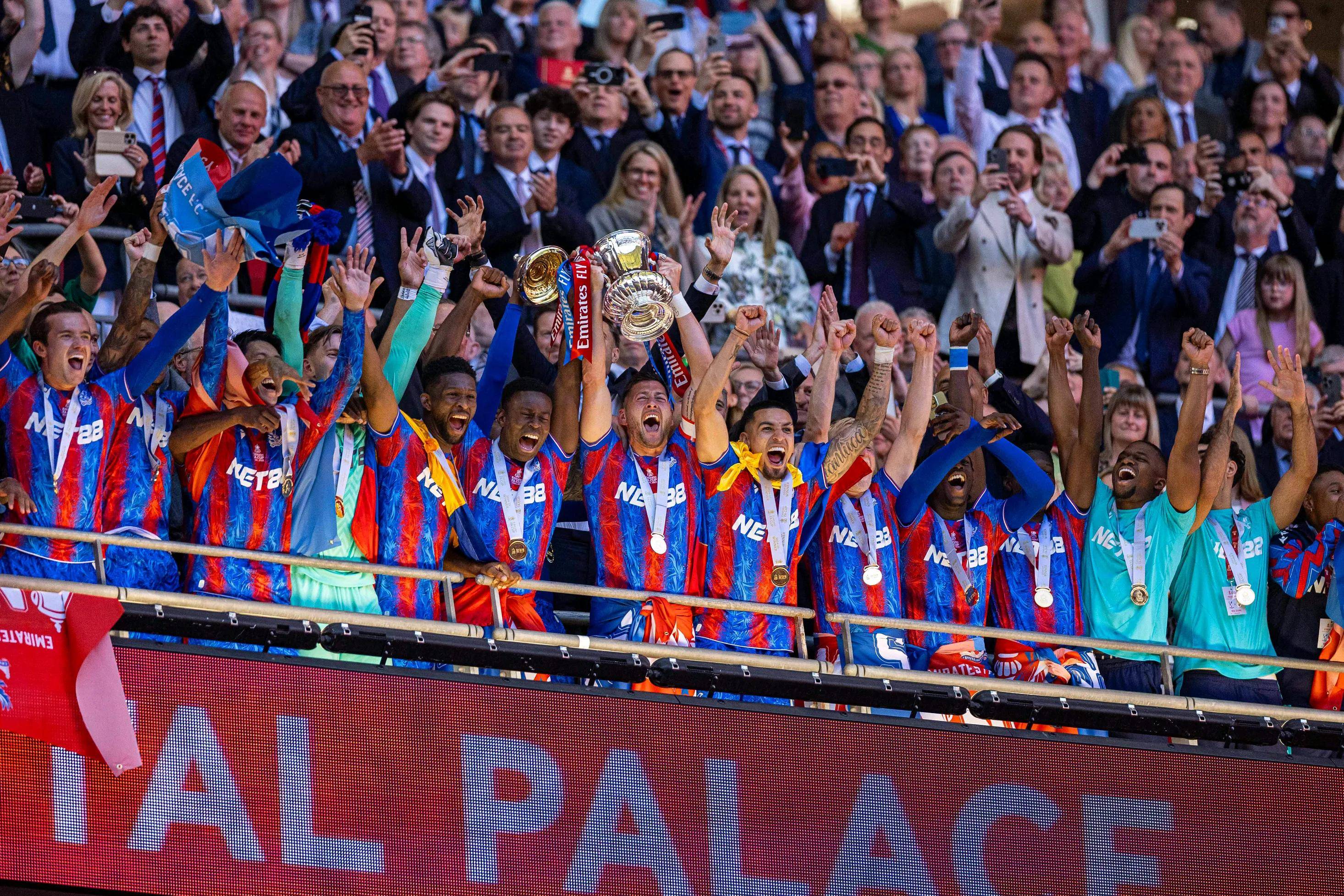 关于欧洲足球联赛竞争激烈，强队展现实力的信息