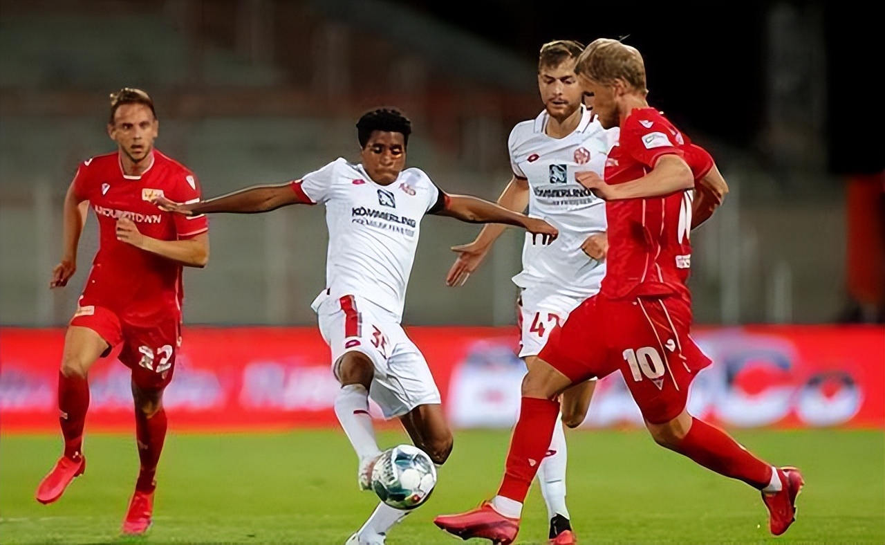 关于阿贾克斯遭遇失利，将在下一场比赛中全力挽回的信息