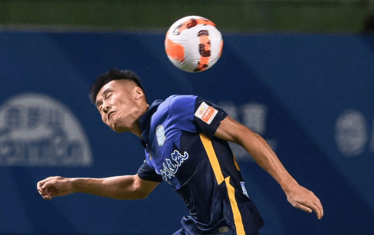 包含球队精神鼓舞人心，不惧强敌乘风破浪的词条