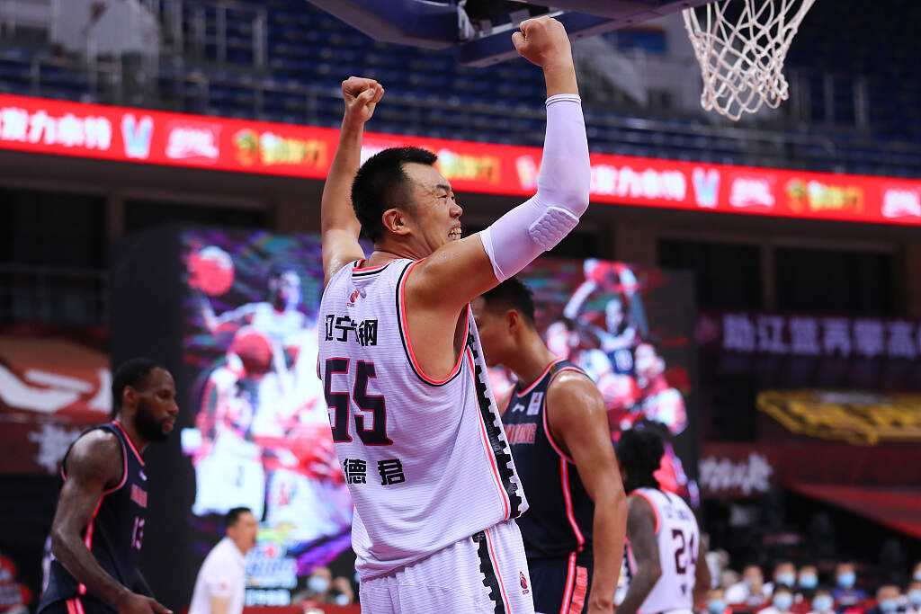 山东队遭遇辽宁队强势反击，胜负悬念引人注目