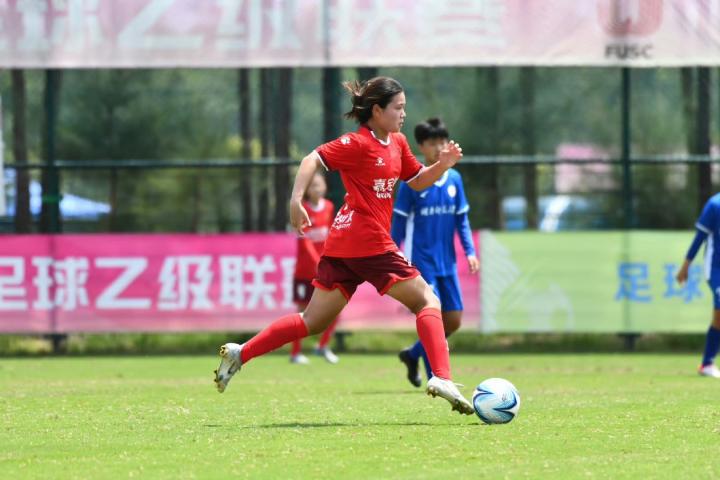 中国女足球员斩获多场比赛的最佳射手