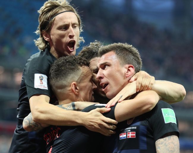 包含土耳其战胜拉脱维亚，苦苦追赶小组头名的词条