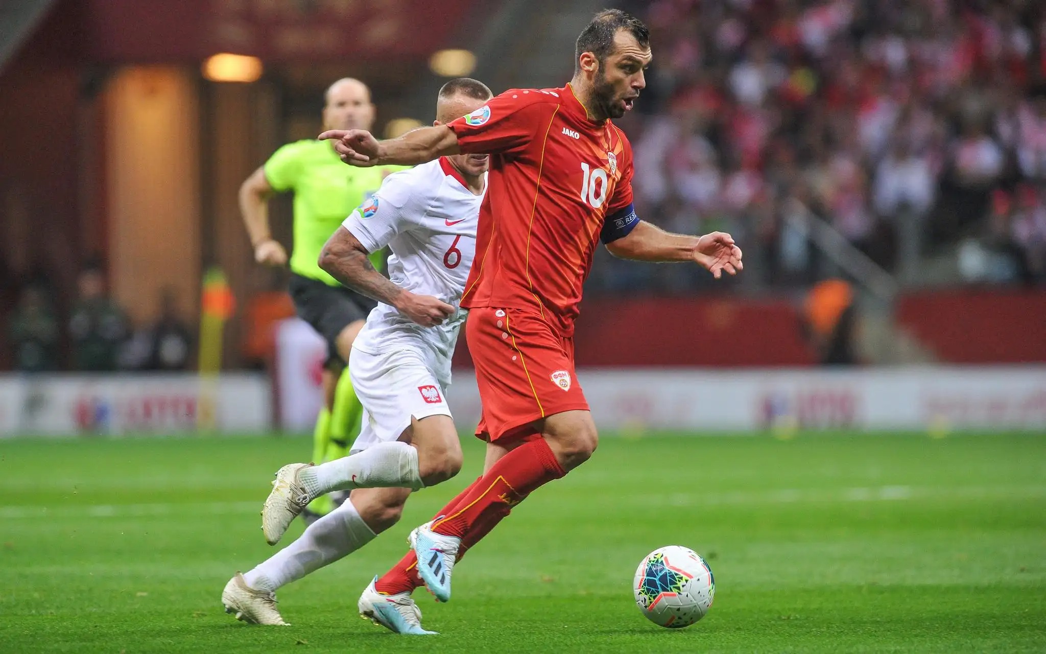 包含马其顿战胜立陶宛，晋级希望良好的词条