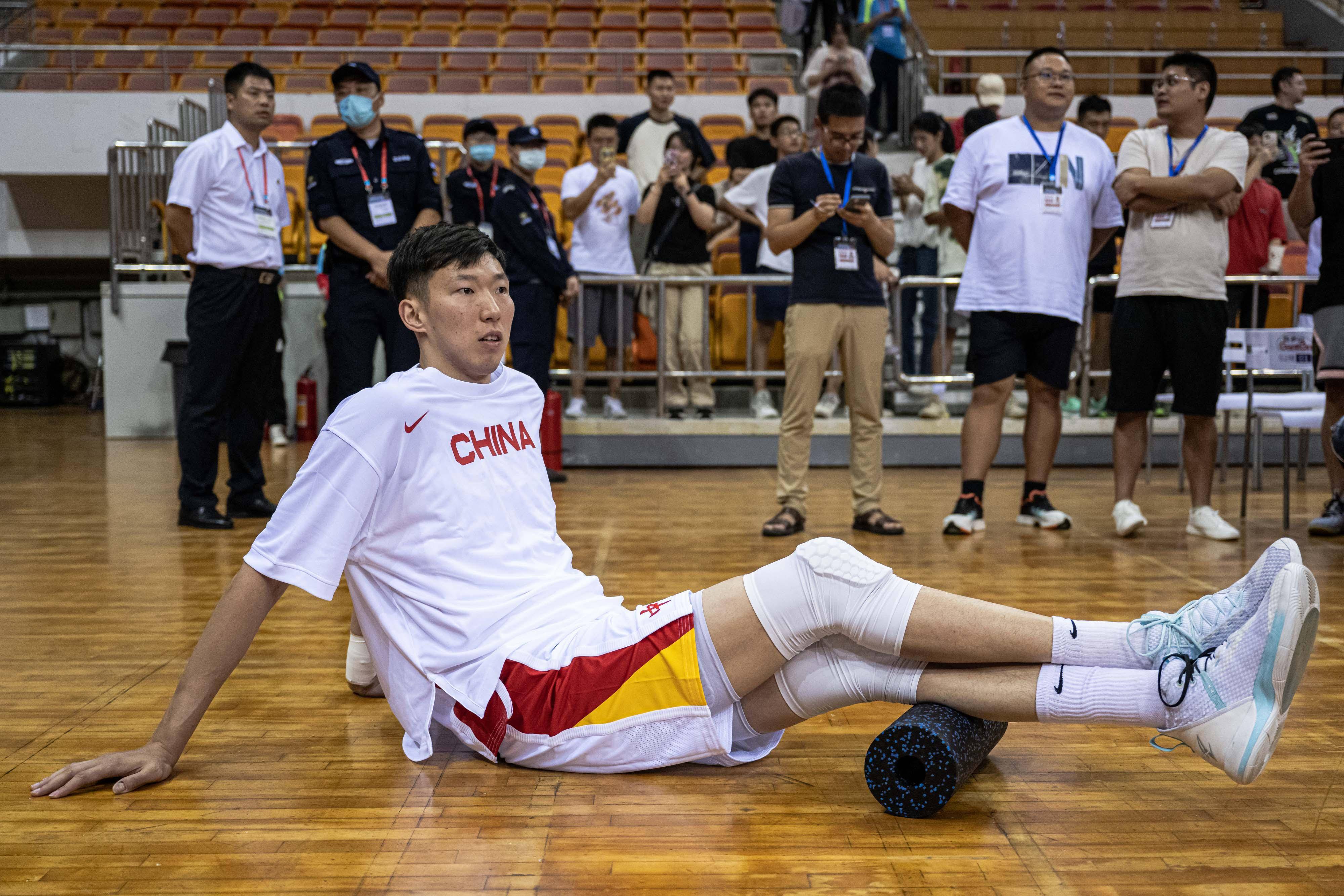 波多黎各击剑选手劈飞对手昂首晋级八强