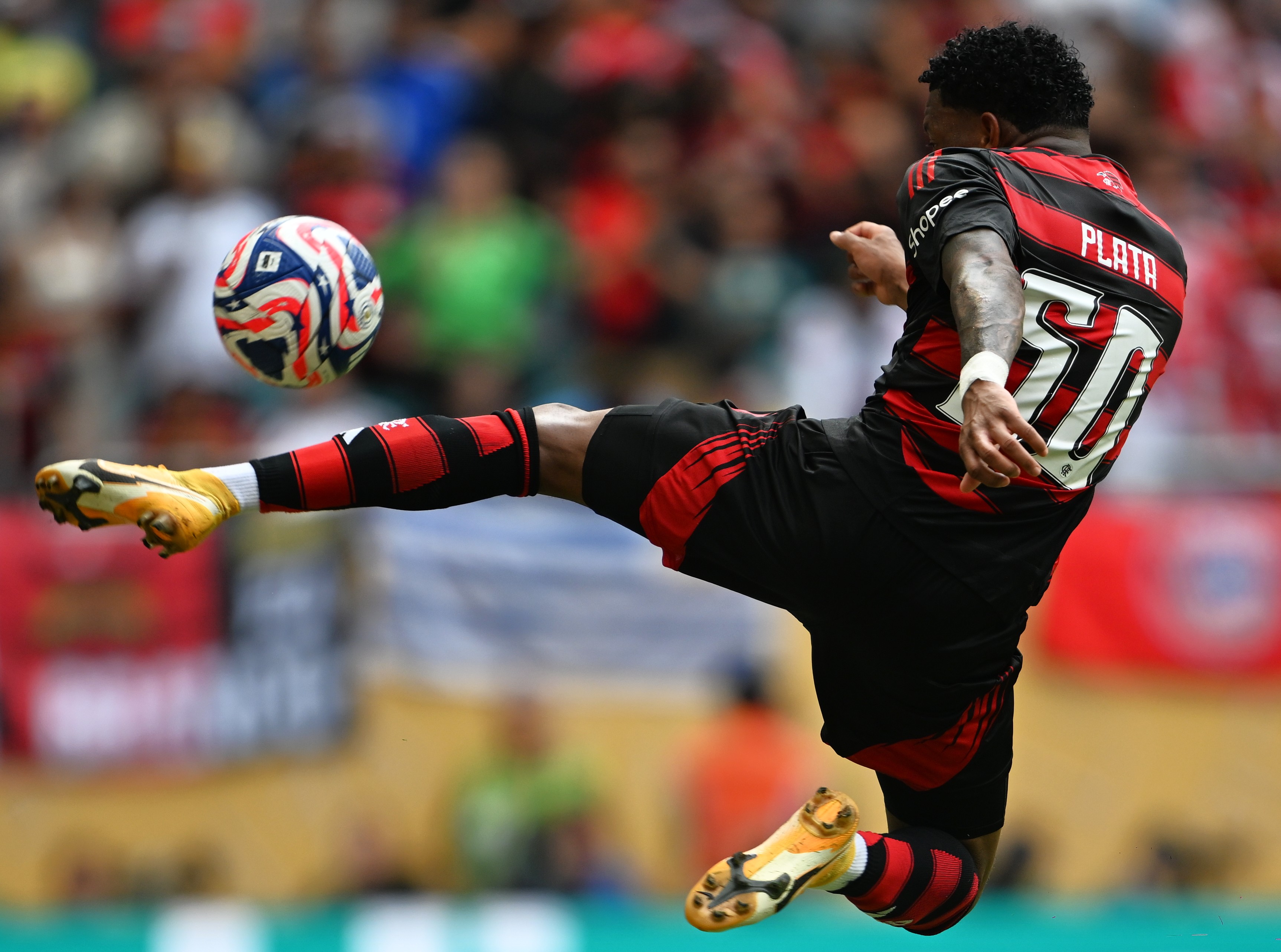 拜仁慕尼黑对阵尤文图斯，谁能脱颖而出？